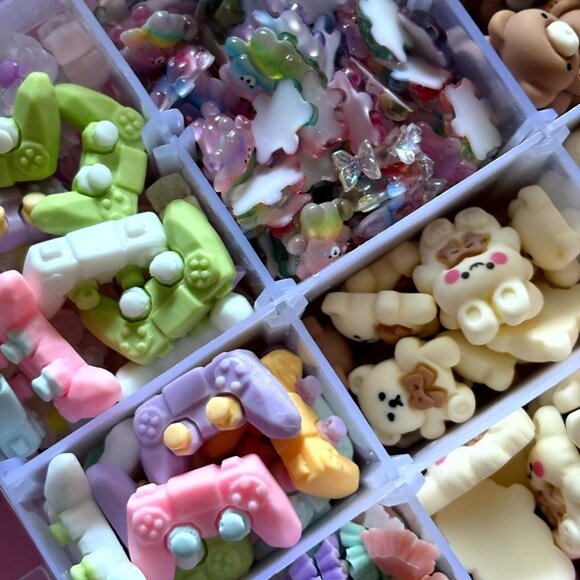 Cute charms for arts and crafts ( case full of random charms) - Picture 3 of 6